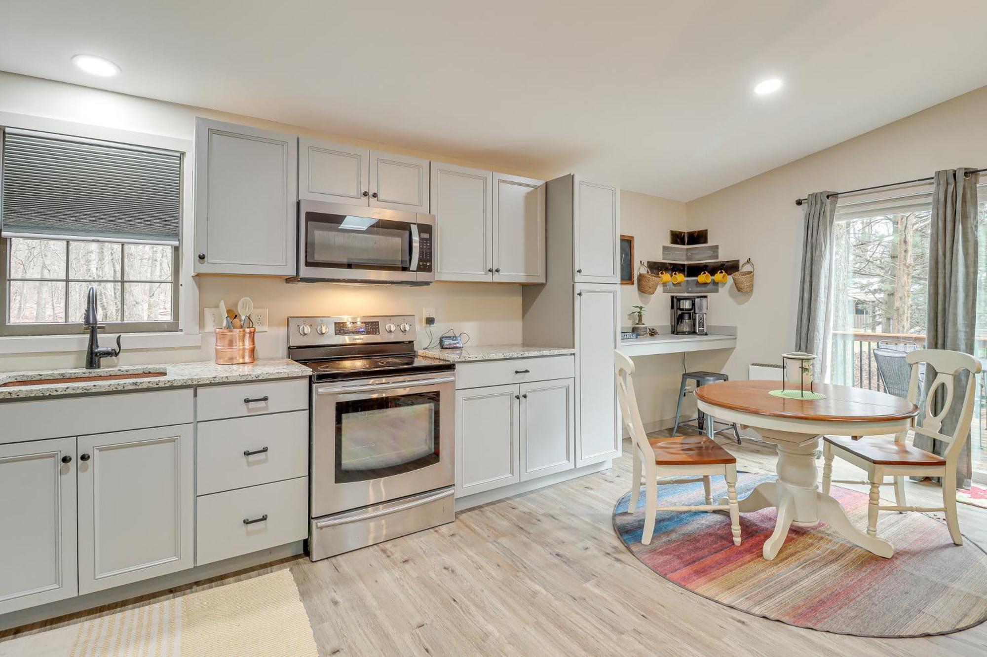 Quaint Jim Thorpe Cabin Retreat, Walk To Beach! المظهر الخارجي الصورة
