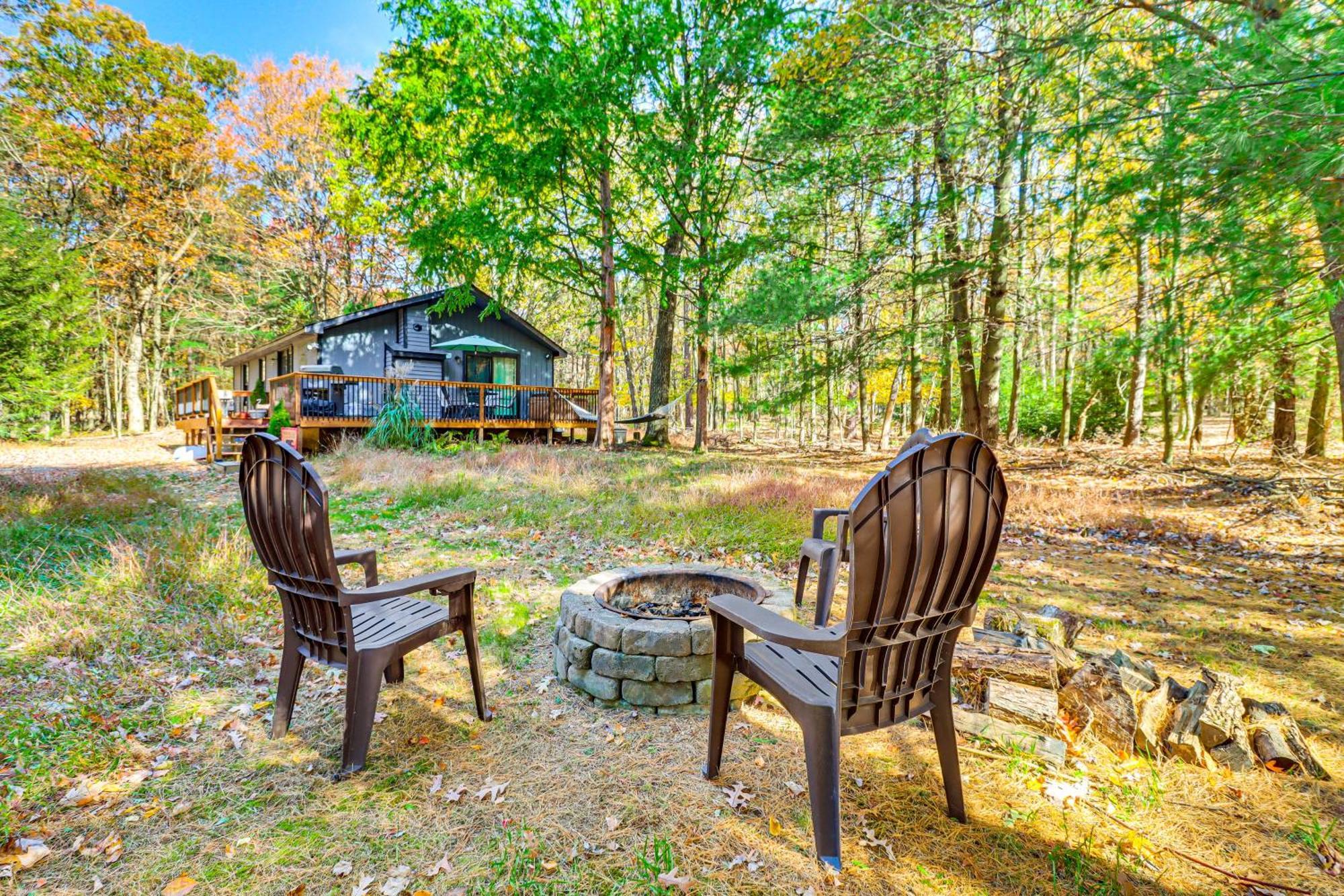 Quaint Jim Thorpe Cabin Retreat, Walk To Beach! المظهر الخارجي الصورة